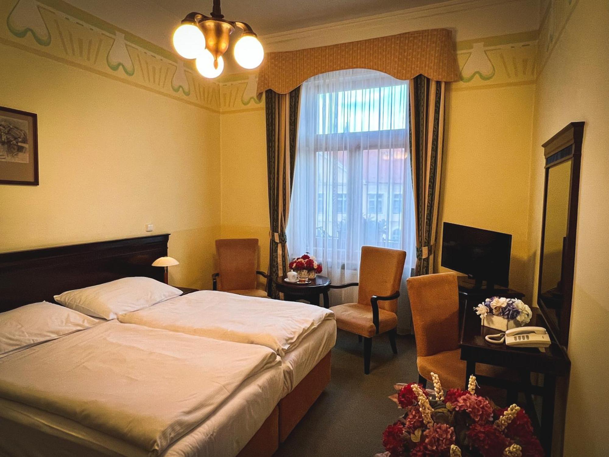 Hotel U Zeleneho Stromu Nepomuk Exterior photo